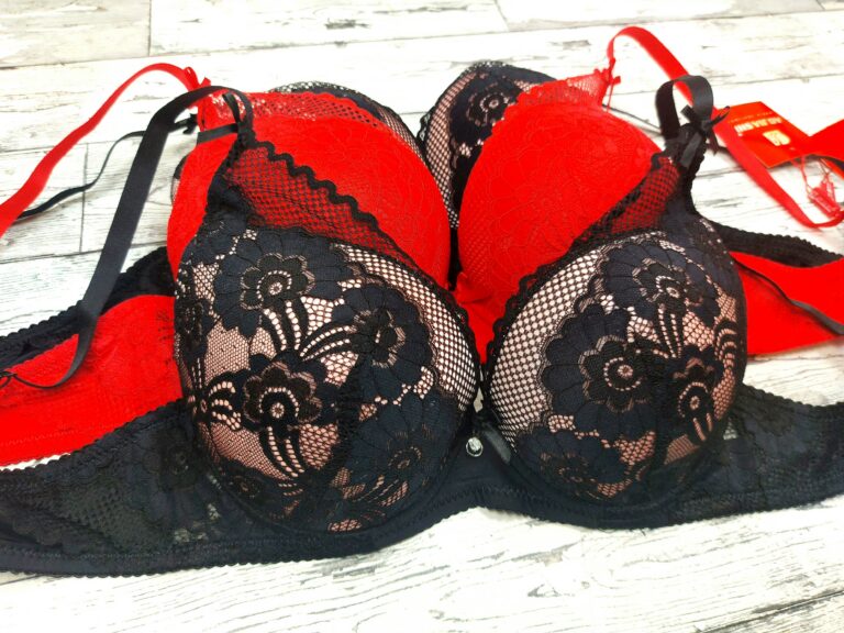 miseczka c biustonosze